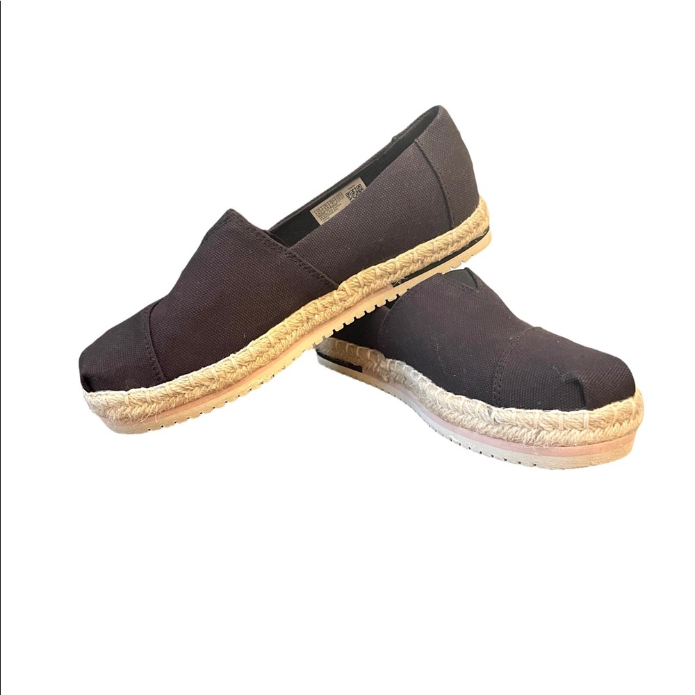 TOMS Women’s Shoes Size 6.5 Black with Pink Stripe on Bottom